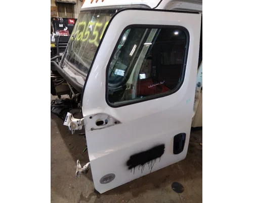 FREIGHTLINER CASCADIA 126 DOOR ASSEMBLY, FRONT