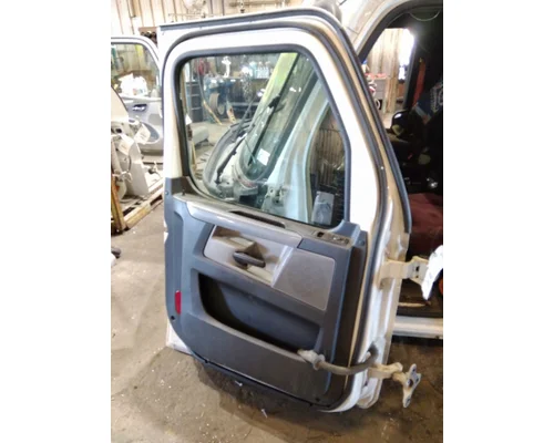 FREIGHTLINER CASCADIA 126 DOOR ASSEMBLY, FRONT