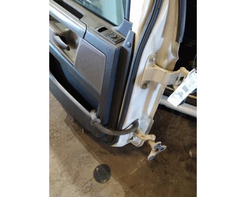 FREIGHTLINER CASCADIA 126 DOOR ASSEMBLY, FRONT