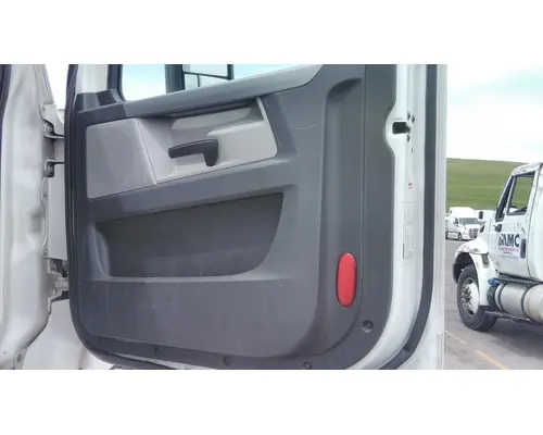 FREIGHTLINER CASCADIA 126 DOOR ASSEMBLY, FRONT