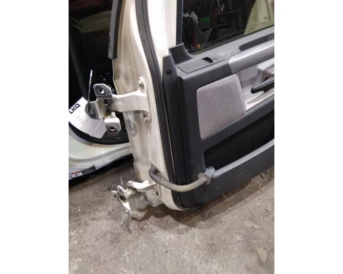 FREIGHTLINER CASCADIA 126 DOOR ASSEMBLY, FRONT
