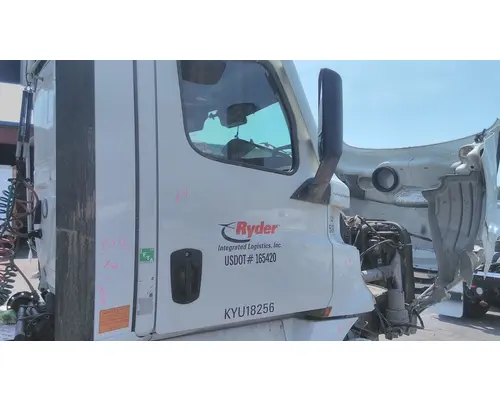 FREIGHTLINER CASCADIA 126 DOOR ASSEMBLY, FRONT