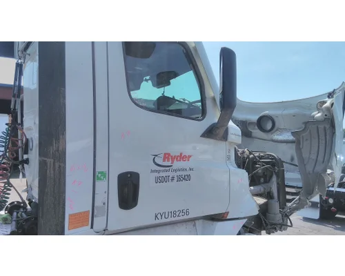 FREIGHTLINER CASCADIA 126 DOOR ASSEMBLY, FRONT