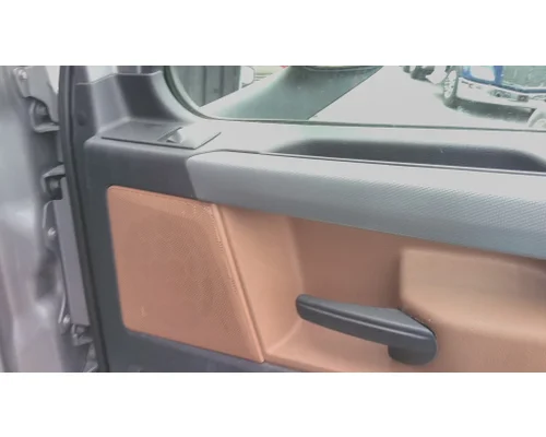 FREIGHTLINER CASCADIA 126 DOOR ASSEMBLY, FRONT