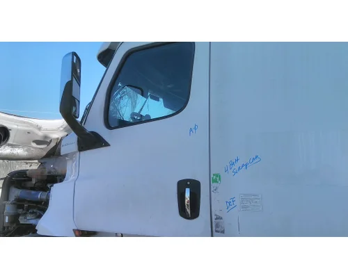 FREIGHTLINER CASCADIA 126 DOOR ASSEMBLY, FRONT