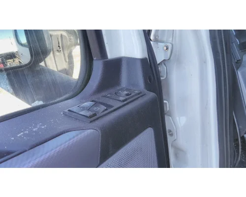FREIGHTLINER CASCADIA 126 DOOR ASSEMBLY, FRONT
