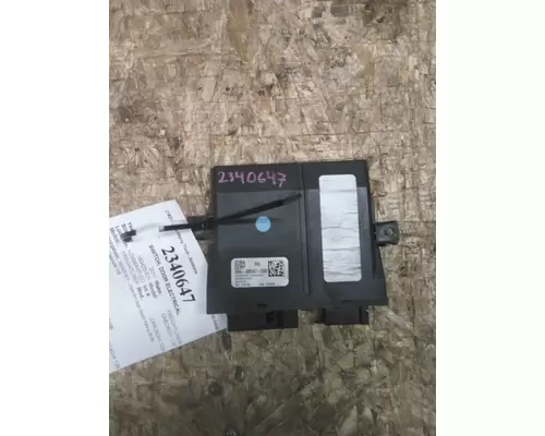 FREIGHTLINER CASCADIA 126 DOOR ELECTRICAL SWITCH