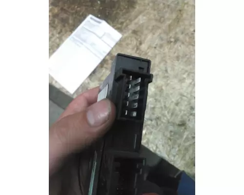 FREIGHTLINER CASCADIA 126 DOOR ELECTRICAL SWITCH