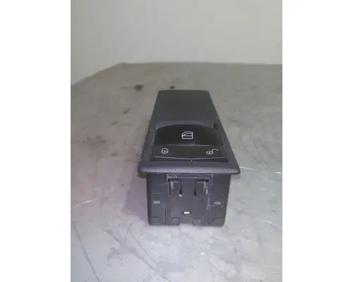 FREIGHTLINER CASCADIA 126 DOOR ELECTRICAL SWITCH