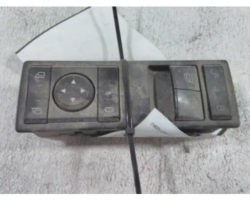 FREIGHTLINER CASCADIA 126 DOOR ELECTRICAL SWITCH
