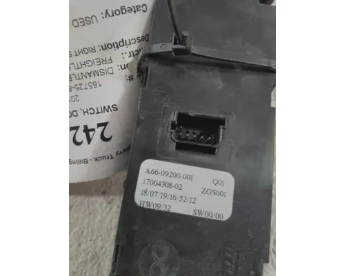 FREIGHTLINER CASCADIA 126 DOOR ELECTRICAL SWITCH