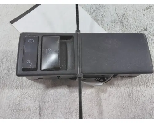 FREIGHTLINER CASCADIA 126 DOOR ELECTRICAL SWITCH