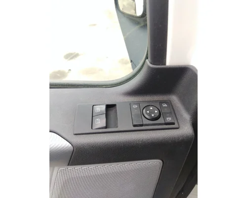 FREIGHTLINER CASCADIA 126 DOOR ELECTRICAL SWITCH