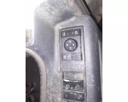 FREIGHTLINER CASCADIA 126 DOOR ELECTRICAL SWITCH