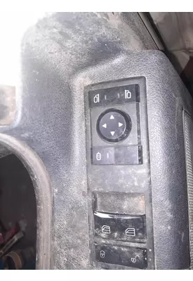 FREIGHTLINER CASCADIA 126 DOOR ELECTRICAL SWITCH