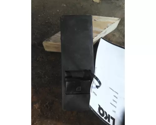 FREIGHTLINER CASCADIA 126 DOOR ELECTRICAL SWITCH