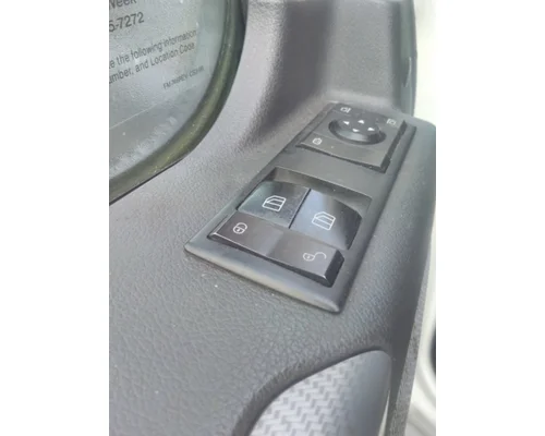 FREIGHTLINER CASCADIA 126 DOOR ELECTRICAL SWITCH