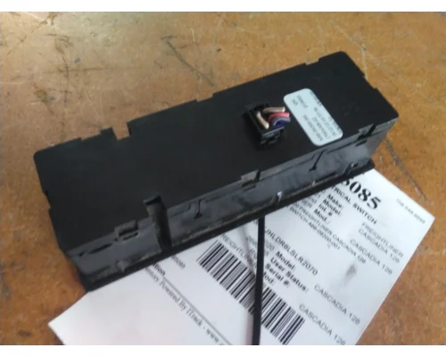 FREIGHTLINER CASCADIA 126 DOOR ELECTRICAL SWITCH