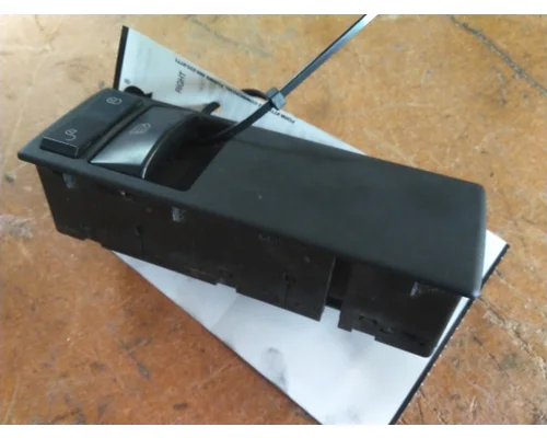 FREIGHTLINER CASCADIA 126 DOOR ELECTRICAL SWITCH