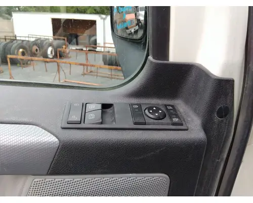 FREIGHTLINER CASCADIA 126 DOOR ELECTRICAL SWITCH