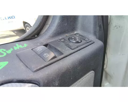 FREIGHTLINER CASCADIA 126 DOOR ELECTRICAL SWITCH