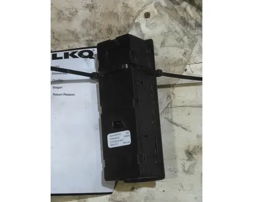 FREIGHTLINER CASCADIA 126 DOOR ELECTRICAL SWITCH