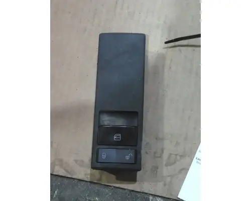 FREIGHTLINER CASCADIA 126 DOOR ELECTRICAL SWITCH