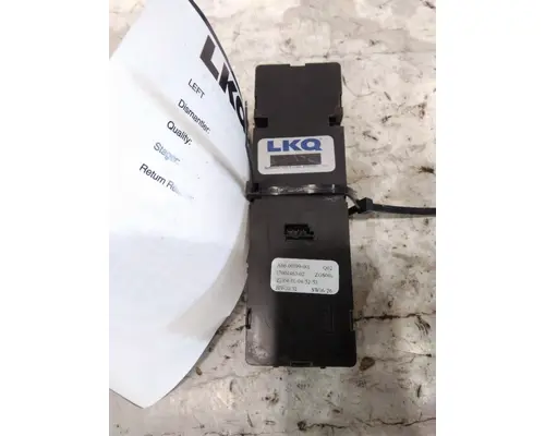 FREIGHTLINER CASCADIA 126 DOOR ELECTRICAL SWITCH