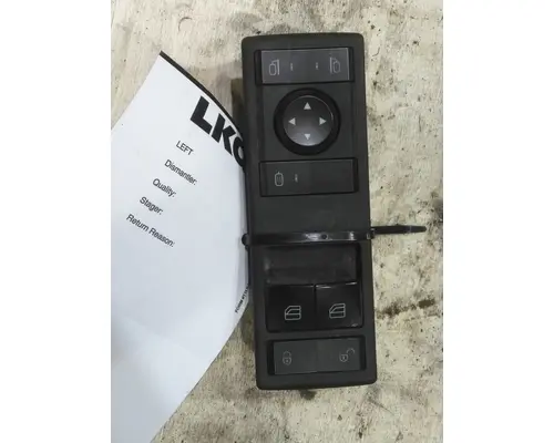 FREIGHTLINER CASCADIA 126 DOOR ELECTRICAL SWITCH