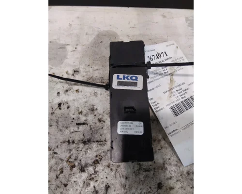 FREIGHTLINER CASCADIA 126 DOOR ELECTRICAL SWITCH
