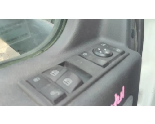 FREIGHTLINER CASCADIA 126 DOOR ELECTRICAL SWITCH