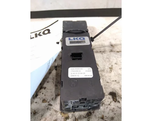FREIGHTLINER CASCADIA 126 DOOR ELECTRICAL SWITCH