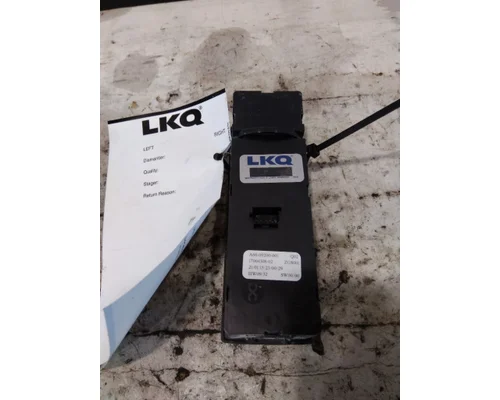 FREIGHTLINER CASCADIA 126 DOOR ELECTRICAL SWITCH