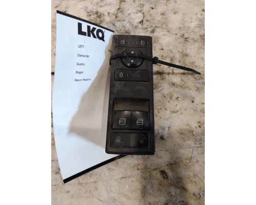 FREIGHTLINER CASCADIA 126 DOOR ELECTRICAL SWITCH