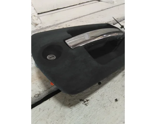 FREIGHTLINER CASCADIA 126 DOOR HANDLE