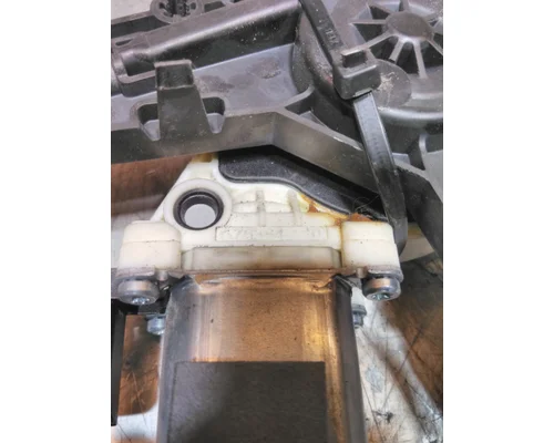 FREIGHTLINER CASCADIA 126 DOOR WINDOW REGULATOR