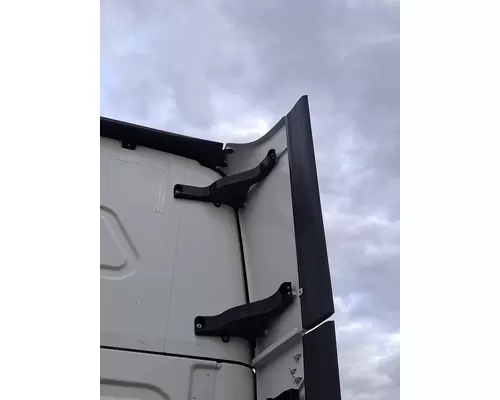 FREIGHTLINER CASCADIA 126 FAIRING, SLEEPER