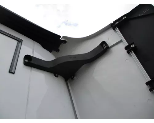 FREIGHTLINER CASCADIA 126 FAIRING BRACKETMOUNT