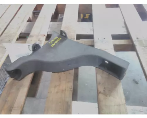 FREIGHTLINER CASCADIA 126 FAIRING BRACKETMOUNT