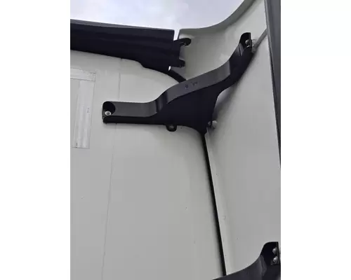 FREIGHTLINER CASCADIA 126 FAIRING BRACKETMOUNT