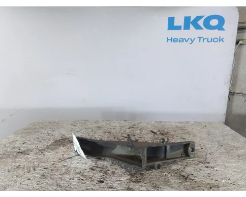 FREIGHTLINER CASCADIA 126 FAIRING BRACKETMOUNT