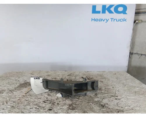 FREIGHTLINER CASCADIA 126 FAIRING BRACKETMOUNT