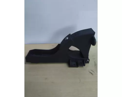 FREIGHTLINER CASCADIA 126 FAIRING BRACKETMOUNT
