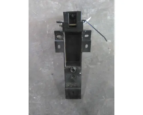 FREIGHTLINER CASCADIA 126 FAIRING BRACKETMOUNT