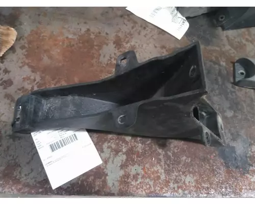 FREIGHTLINER CASCADIA 126 FAIRING BRACKETMOUNT