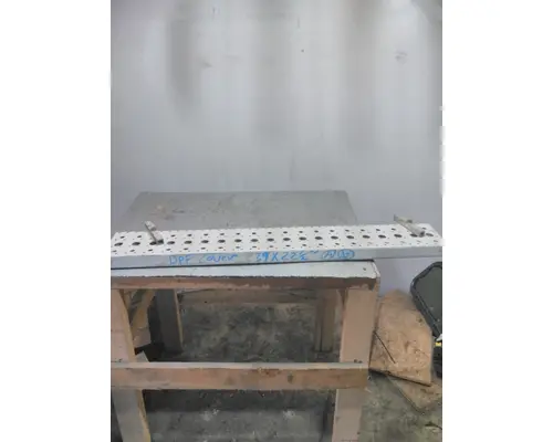 FREIGHTLINER CASCADIA 126 FAIRING STEP