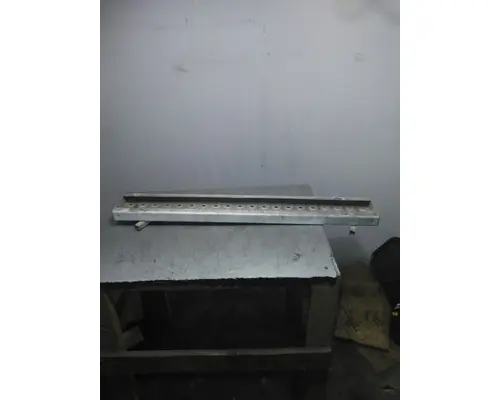 FREIGHTLINER CASCADIA 126 FAIRING STEP