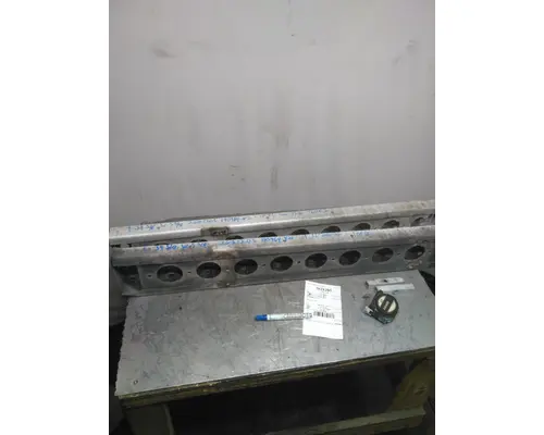 FREIGHTLINER CASCADIA 126 FAIRING STEP
