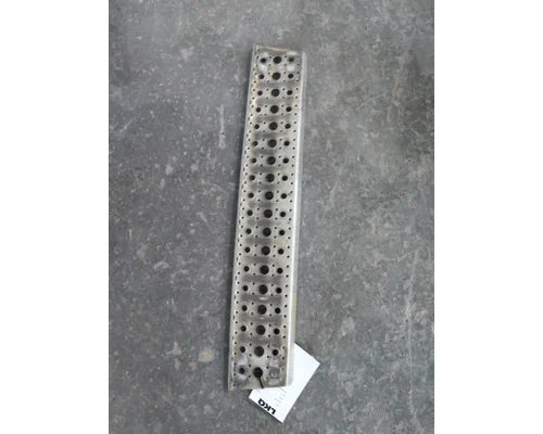 FREIGHTLINER CASCADIA 126 FAIRING STEP