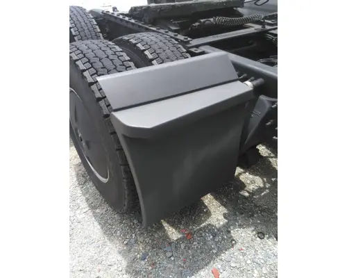 FREIGHTLINER CASCADIA 126 FENDER, QUARTERHALF REAR
